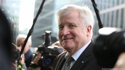 وزير الداخلية الألماني الجديد يعتبر الإسلام «ليس جزءا من ألمانيا»