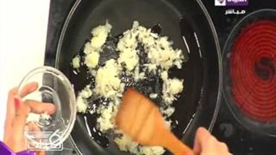 بالفيديو.. طريقة إعداد المكرونة بالهوت دوج والمشروم