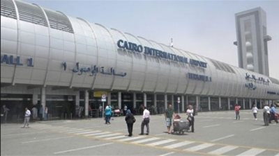 مطار القاهرة يستقبل آثارا فرعونية بعد عرضها بمتحف في ميلانو