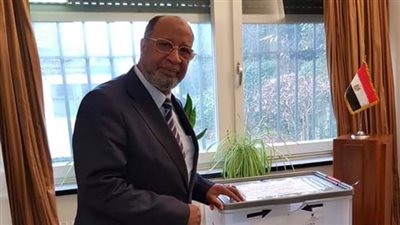 توافد الناخبين المصريين على صناديق الاقتراع في سويسرا (صور)