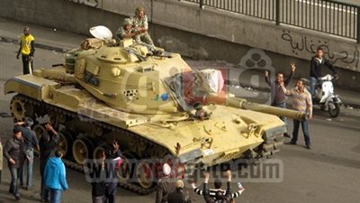 دبابات الجيش تظهر على الطريق الزراعى قرب شبرا الخيمة