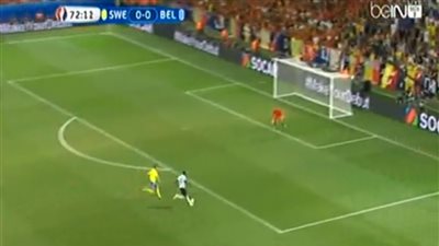 بالفيديو.. حارس السويد ينقذ مرماه من انفراد أمام مهاجم بلجيكا