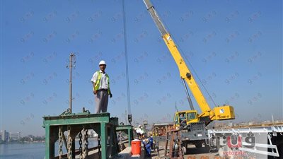 رفع بوابات قناطر أسيوط القديمة للبدء في هدم 20 فتحة