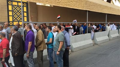 توافد المصريين بجدة على صناديق الاقتراع (صور)