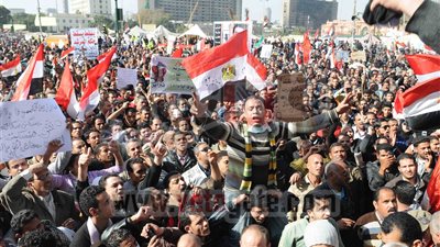 هل بدأت ثورة إسقاط مرسى؟.. حسب الله: سنطالب بإسقاطه إذا تعامل بغباء.. عز العرب: لا حوار مع الكاذبين ..  دكتور فايد:  الكرامة يتوافق مع  الميدان.. إسكندر: لا بديل عن إسقاطه