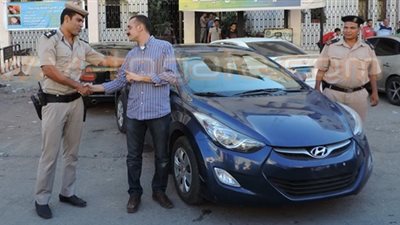 كمين مروري يضبط سيارة مسروقة بأبو النمرس