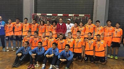 2002 يحقق بطولتي «الجمهورية والقاهرة» لكرة اليد