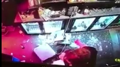 كاميرات المراقبة ترصد أقوى اللقطات المحرجة (فيديو وصور)