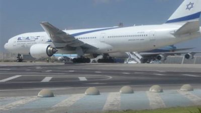 احتجاجات مضيفات بالطيران الإسرائيلي على قرار إلزامي بارتداء أحذية كعب عالي