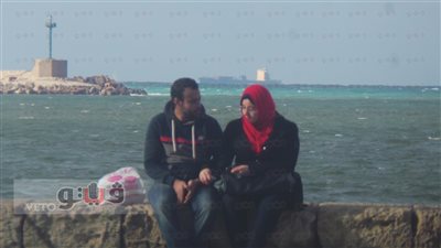5 صور ترصد احتفالات عيد الحب على كورنيش الإسكندرية