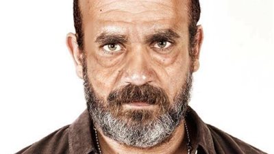 أمير كرارة معجب بصورته في عمر الستين