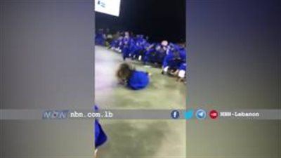 بالفيديو.. شاب يضع نفسه في موقف محرج لحظة تخرجه