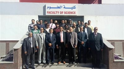 رئيس جامعة أسوان يلتقى الوافدين في الدراسات العليا (صور)