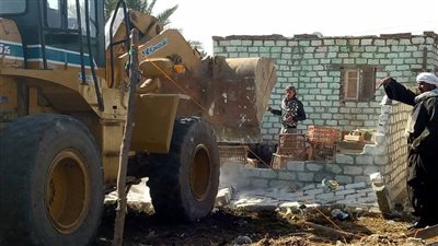 إزالة 10 حالات تعد على الأراضي الزراعية بدمياط (صور)