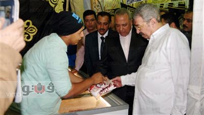 بالفيديو والصور.. افتتاح معرض منتجات «بلدنا بإيد شبابنا» بالزقازيق