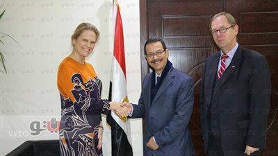 رئيس اقتصادية قناة السويس يبحث مع سفيرة النرويج سبل الاستثمار