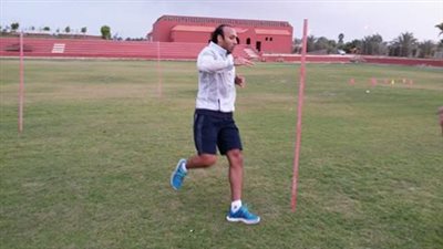 أيمن عبد العزيز يقترب من العودة للملاعب