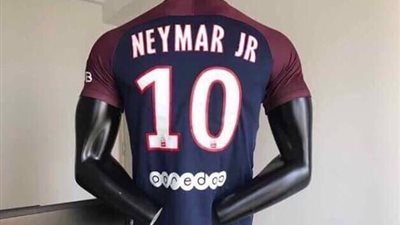 «سان جيرمان» يعلن بيع 15 ألف قميص لـ«نيمار» في أقل من 24 ساعة