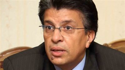 خالد منتصر للمصريين: أن ترقص بالطبل والدفوف خير من أن ينبت لك قرن خروف