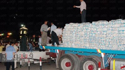 بالفيديو والصور.. توزيع 20 طن سكر بسعر 7 جنيهات في الشرقية