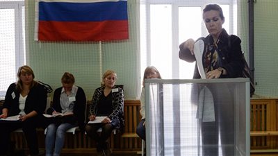 القنصلية الروسية بالإسكندرية تستقبل الناخبين للإدلاء بأصواتهم (صور)