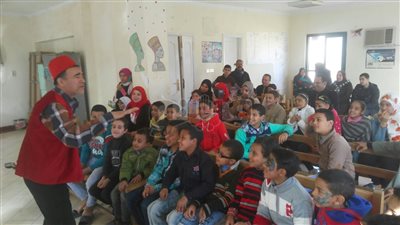 ورش فنون تشكيلية وعروض مسرحية بثقافة المنيا (صور)
