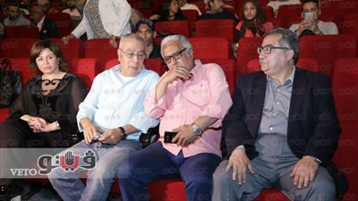 بالصور.. الإجهاد يظهر على إلهام شاهين خلال عرض «مولانا» بالأقصر