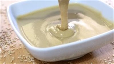 بالفيديو.. أسهل طريقة لعمل الطحينة في المنزل