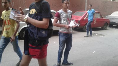 توزيع إعلانات مراكز التأهيل العسكري أمام لجان 