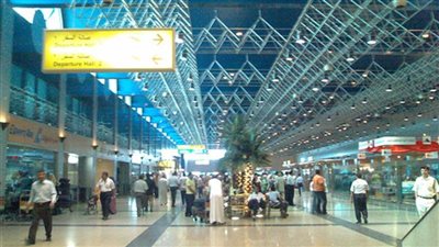 مطار القاهرة في 24 ساعة.. النيل للطيران تلغي 4 رحلات للسعودية..عطل فني يؤخر إقلاع طائرة رئيس البرلمان..هبوط طائرتين اضطراريا لإنقاذ راكبين.. وتأخراليمنية 16 ساعة