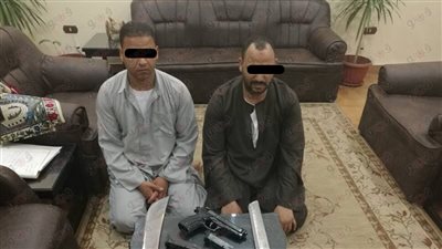 ضبط عاملين بحوزتهما أسلحة نارية وبيضاء في الإسماعيلية