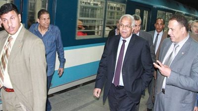 وزير النقل يقرر تحويل مخالفات السكك الحديدية للتحقيق