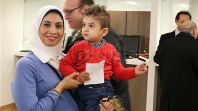الأطفال يتصدرون مارثون انتخابات المصريين بالخارج (صور)
