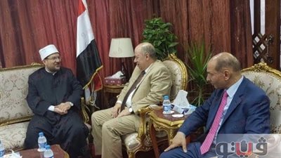 أبو العزم يستقبل وزير الأوقاف بمكتبه لتقديم التهنئة