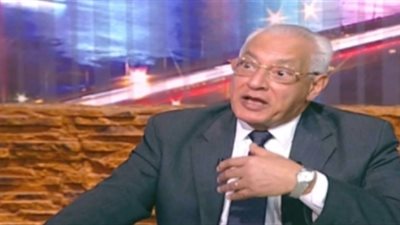علي الدين هلال: البيروقراطية أكبر تحدٍ يواجه السيسي