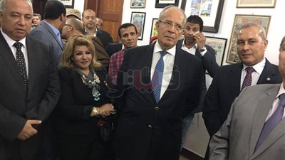وزير التنمية المحلية يتفقد مركز وثائق الإسماعيلية