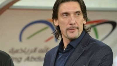 نيبوشا يناقش خطة الزمالك لمواجهة سموحة