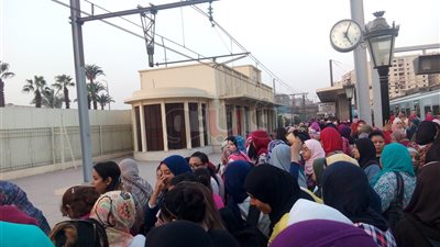 بالصور.. تعطل حركة قطارات مترو الأنفاق على خط المرج بسبب عطل فني