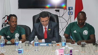 المصري يرتدي القميص الأبيض والشورت الأخضر أمام سيمبا التنزاني غدا