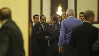 محلب والدهشورى وعبد المنعم عمارة في عزاء سمير زاهر