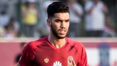 وليد أزارو يقود هجوم الأهلي أمام الرجاء
