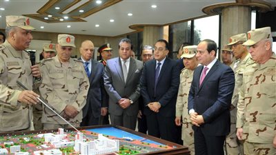 السيسي يتفقد الأرصفة البحرية شرق بورسعيد خلال ساعات