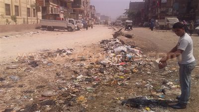 بالصور.. شبرا الخيمة تشن حملة لرفع تراكمات القمامة من بهتيم