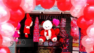 عيد الحب في مطروح «حضرت الهدايا وغاب الحبيبة»