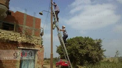 بالصور.. حملة لصيانة وإنارة طرق طوخ في القليوبية