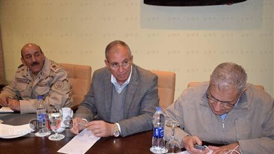 تفاصيل لقاء «محلب» ومحافظ البحر الأحمر بشيوخ القبائل