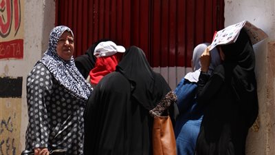 ارتياح بين أولياء أمور طلاب لجنة بولاق بسبب امتحان الاقتصاد للثانوية