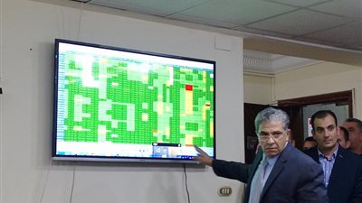وزير البيئة: رصد أماكن حرق قش الأرز من خلال القمر الصناعي