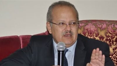 جامعة القاهرة: وقف أي رسوم إضافية على أعضاء هيئة التدريس