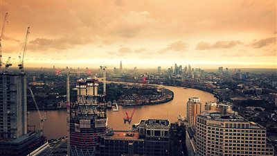 10 صور ترصد «كآبة لندن» بسبب إعصار أوليفيا